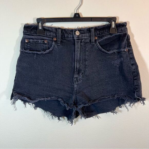 ✨ Abercrombie & Fitch Women’s The Mom High Rise Shorts Black Distressed 6 Curve - Picture 1 of 11